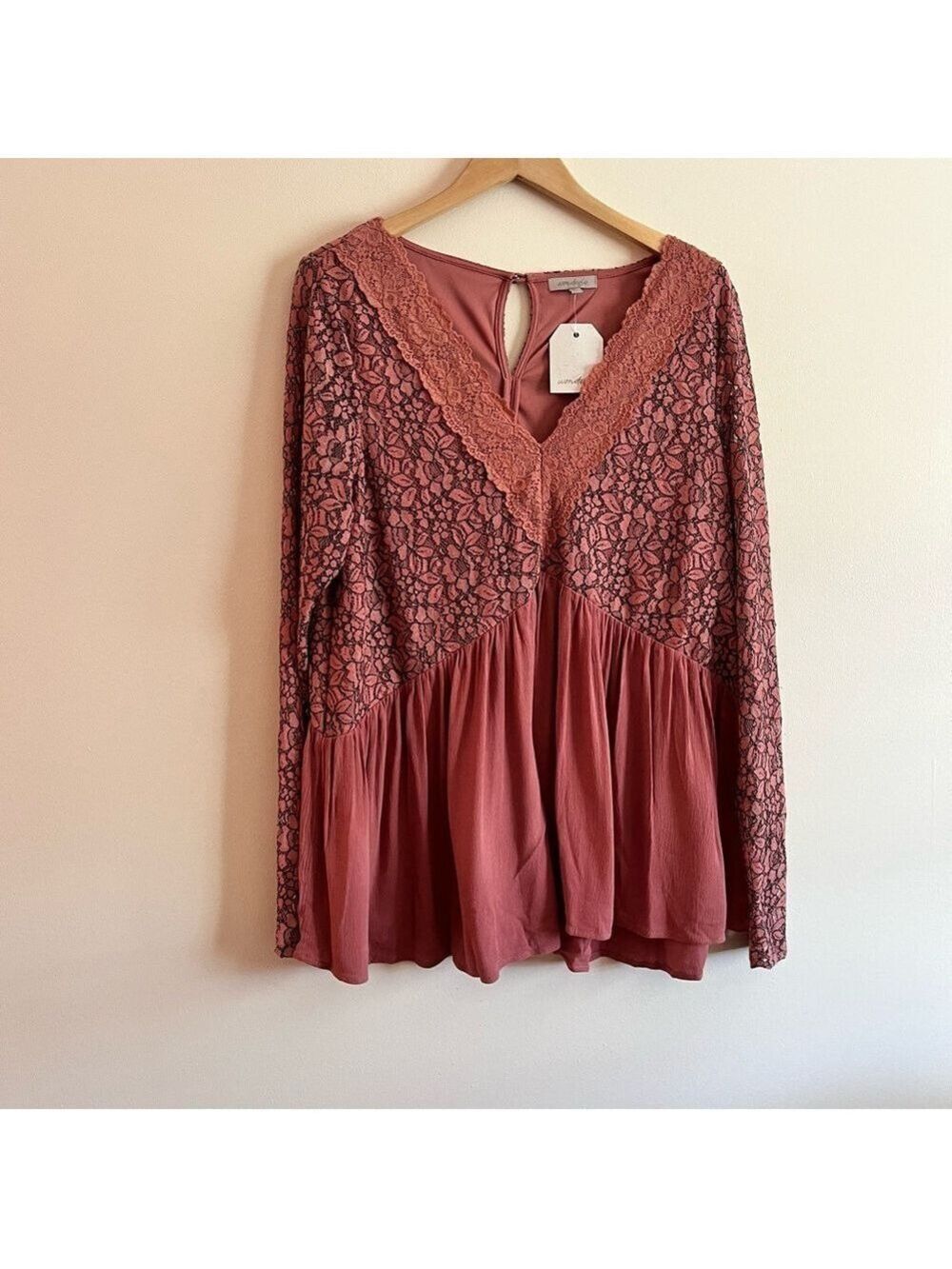 Wonderly Curvy 2X NWT Withered Rose Lace Peplum Boho Blouse Stardust Rayon - Picture 3 of 8
